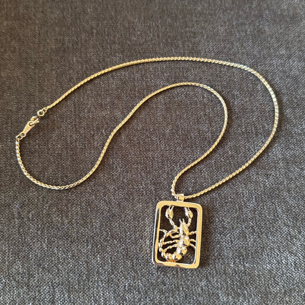 Avon Star Sign Scorpio Pendant Necklace
